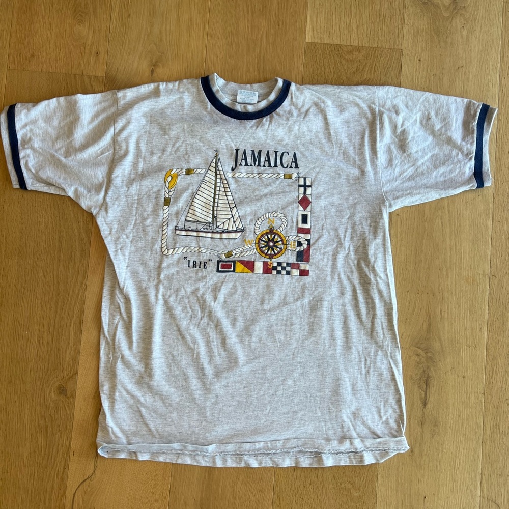 Great vintage t-shirt from Jamaica “irie” size XL
